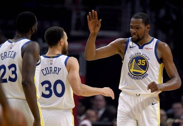 巴西右后卫 巴西右后卫